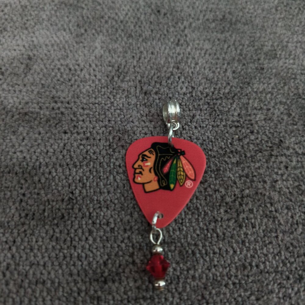 Women's CHICAGO BLACKHAWKS GUITAR PICK NECKLACE